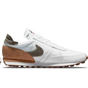Nike DBreak Sneaker size 9W